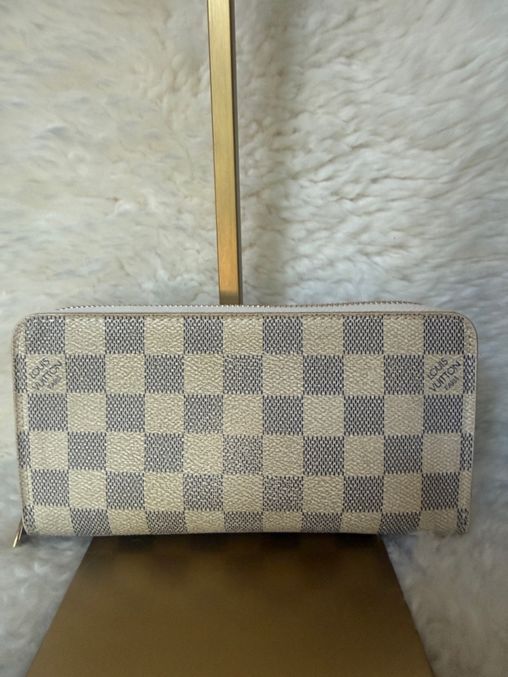 Louis Vuitton White Damier Azur Zip-Around Wallet in Cream/Blue